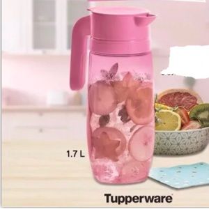 New Tupperware Clearly Elegant Pitcher 1.7L / 1.8 qt in Pink  Lid